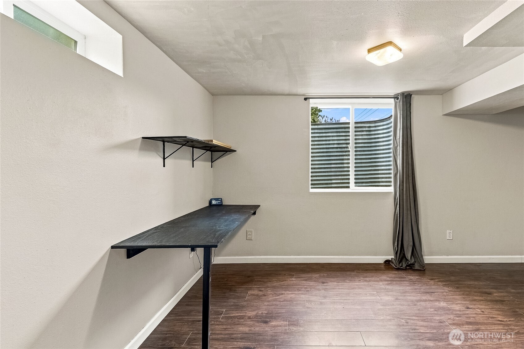 1002 Howard Street Property Photo 28