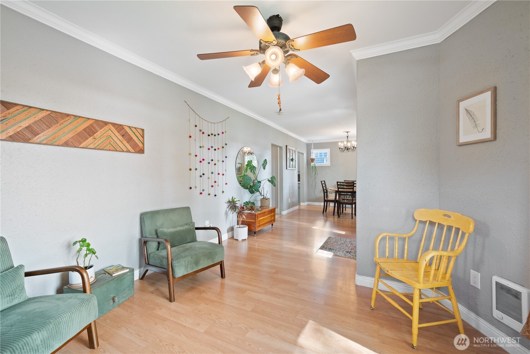 2828 Washington Way Property Photo 5