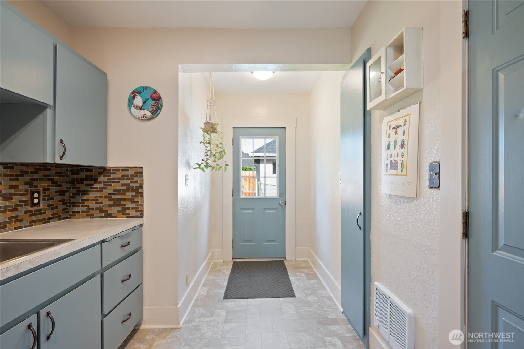2828 Washington Way Property Photo 11