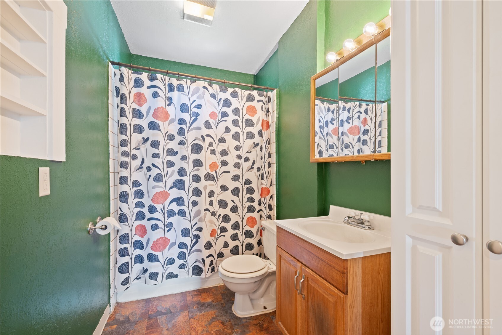 2828 Washington Way Property Photo 14