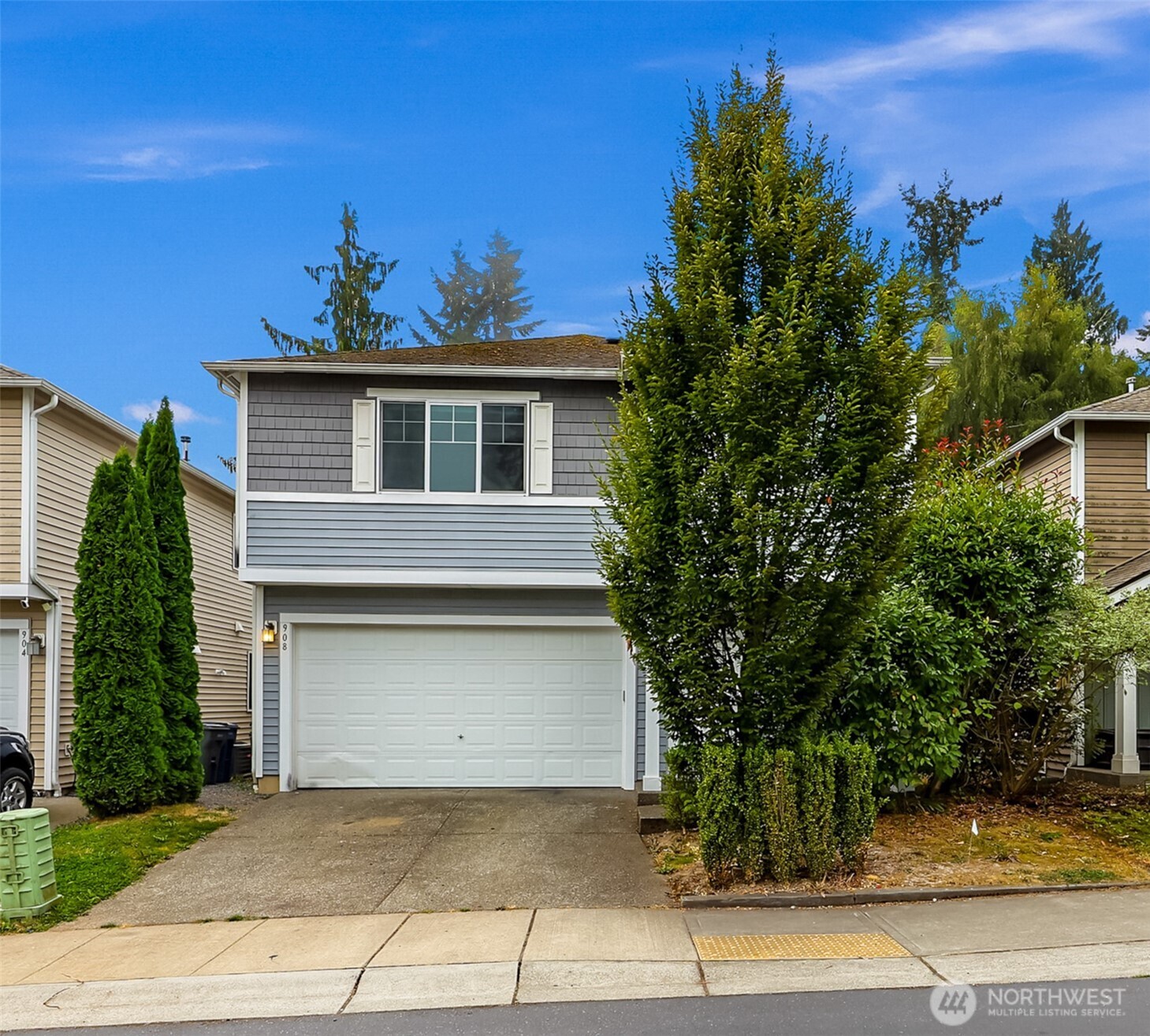 908 138th Place Property Photo 1