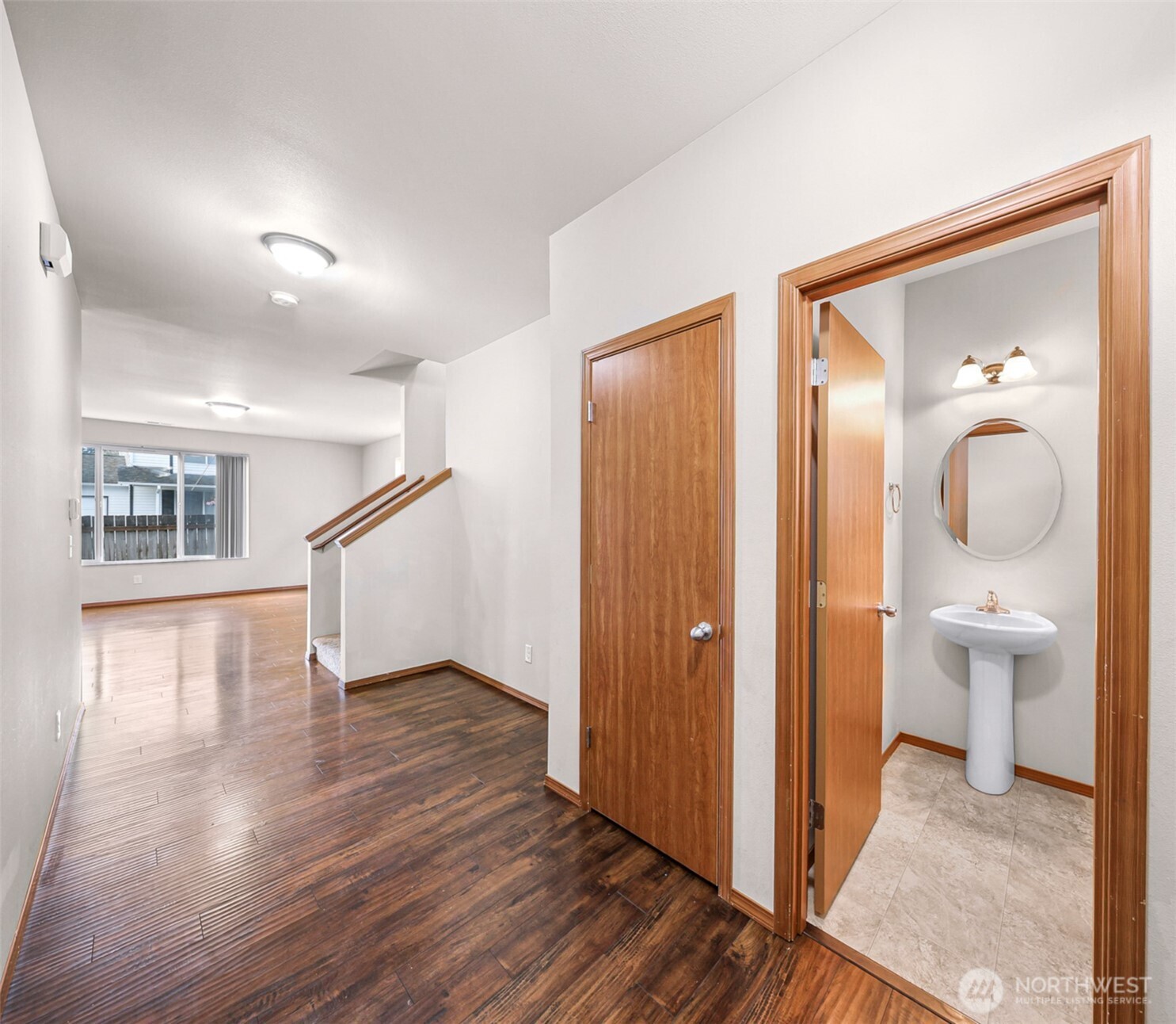 908 138th Place Property Photo 3