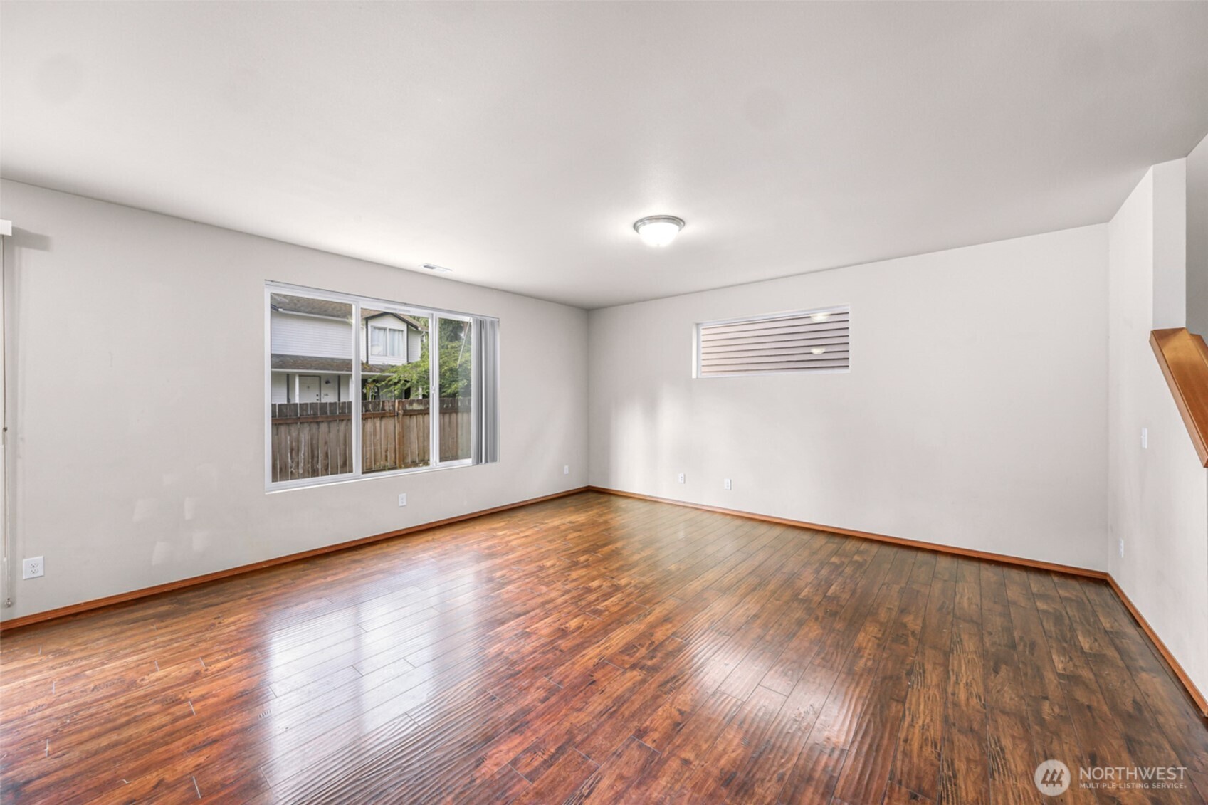 908 138th Place Property Photo 6