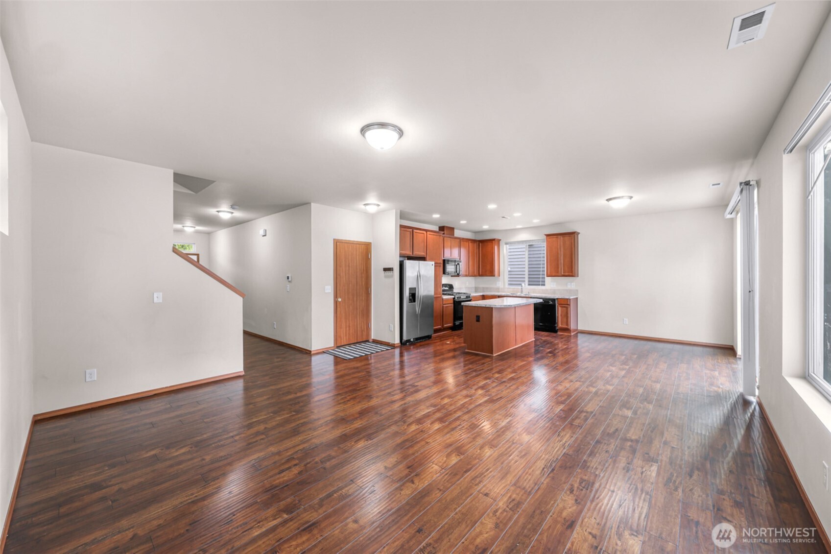 908 138th Place Property Photo 7