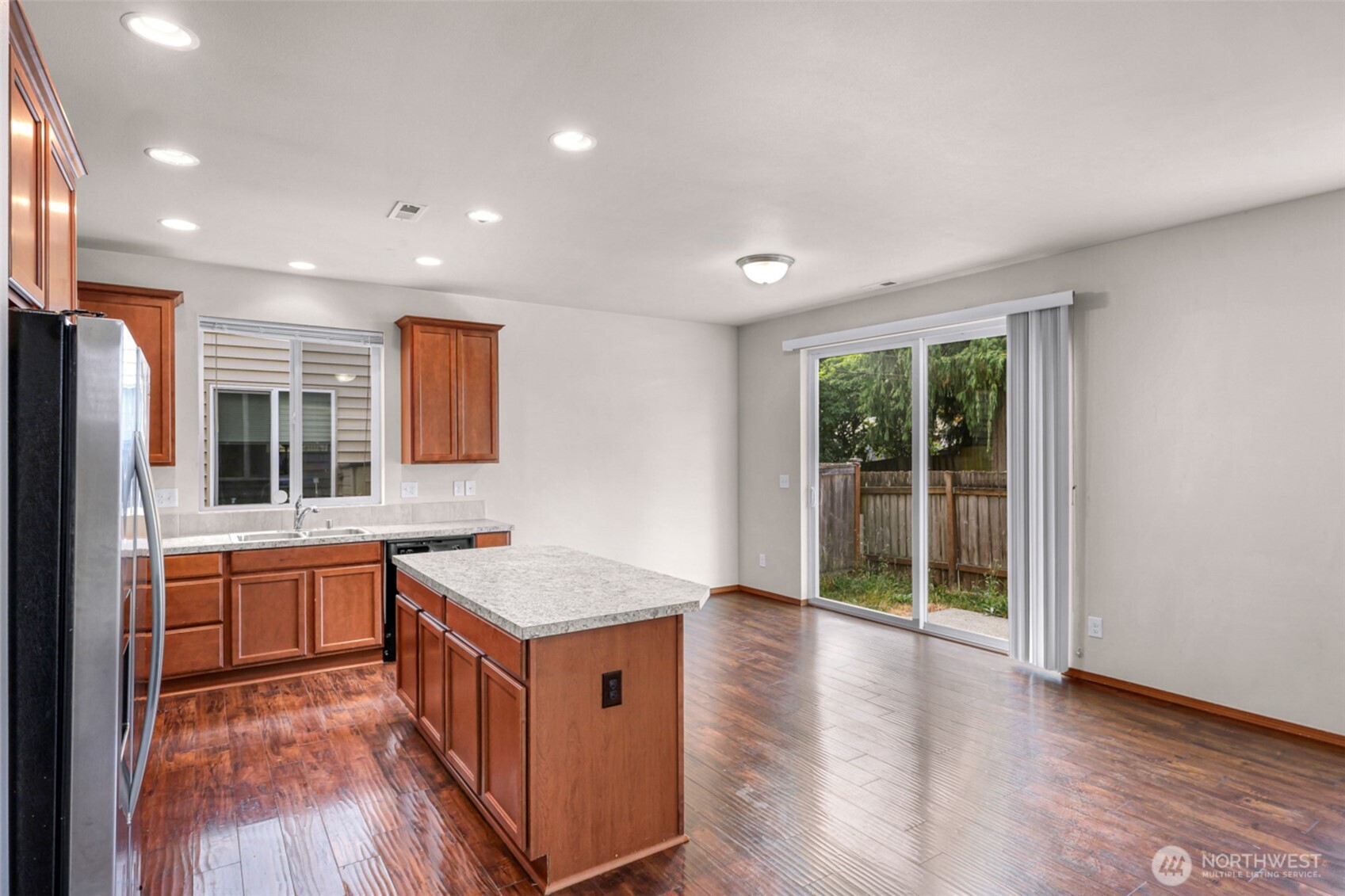 908 138th Place Property Photo 12