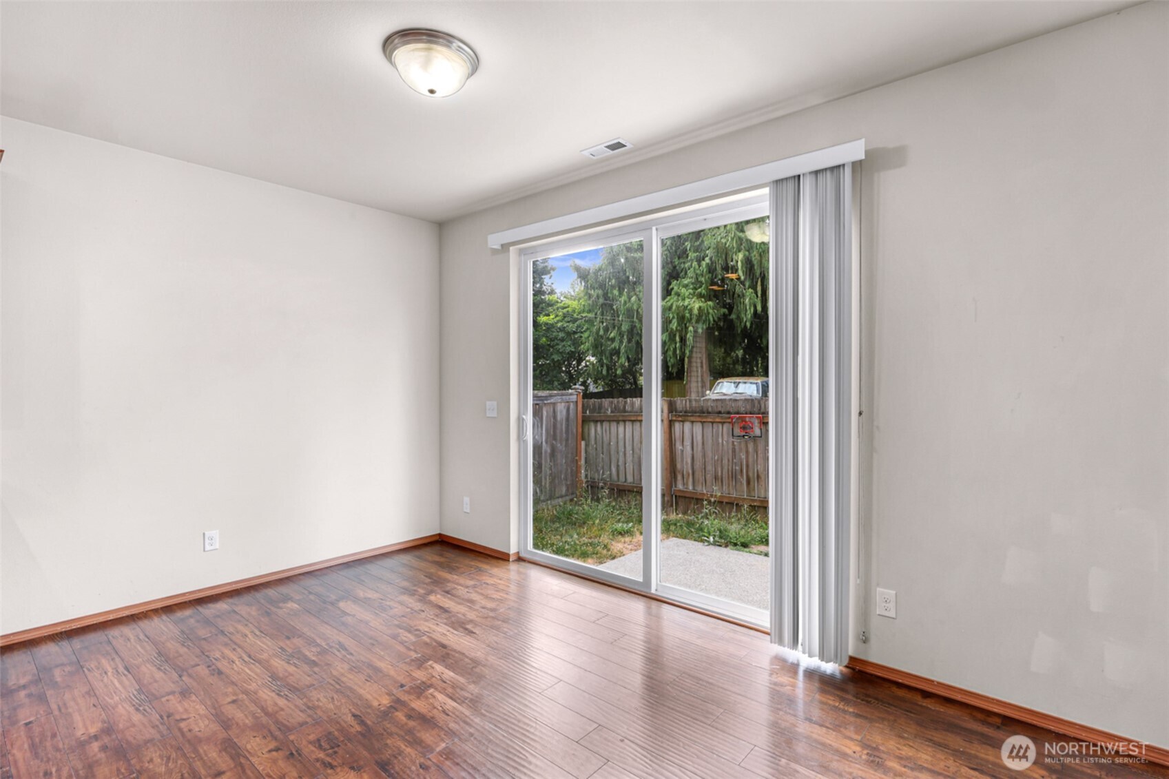 908 138th Place Property Photo 13