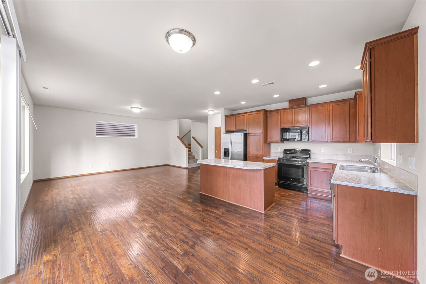 908 138th Place Property Photo 14