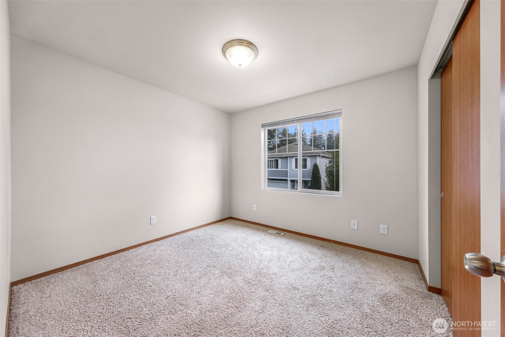 908 138th Place Property Photo 25