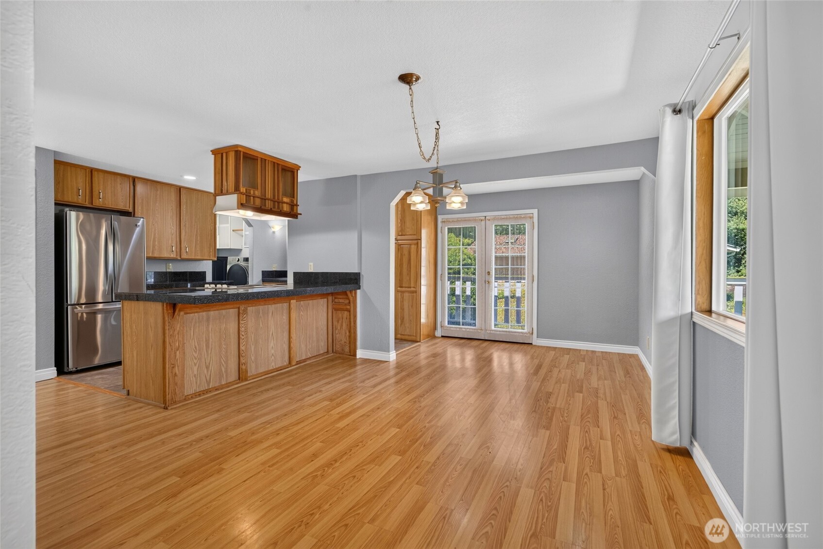 19232 Yew Way Property Photo 12
