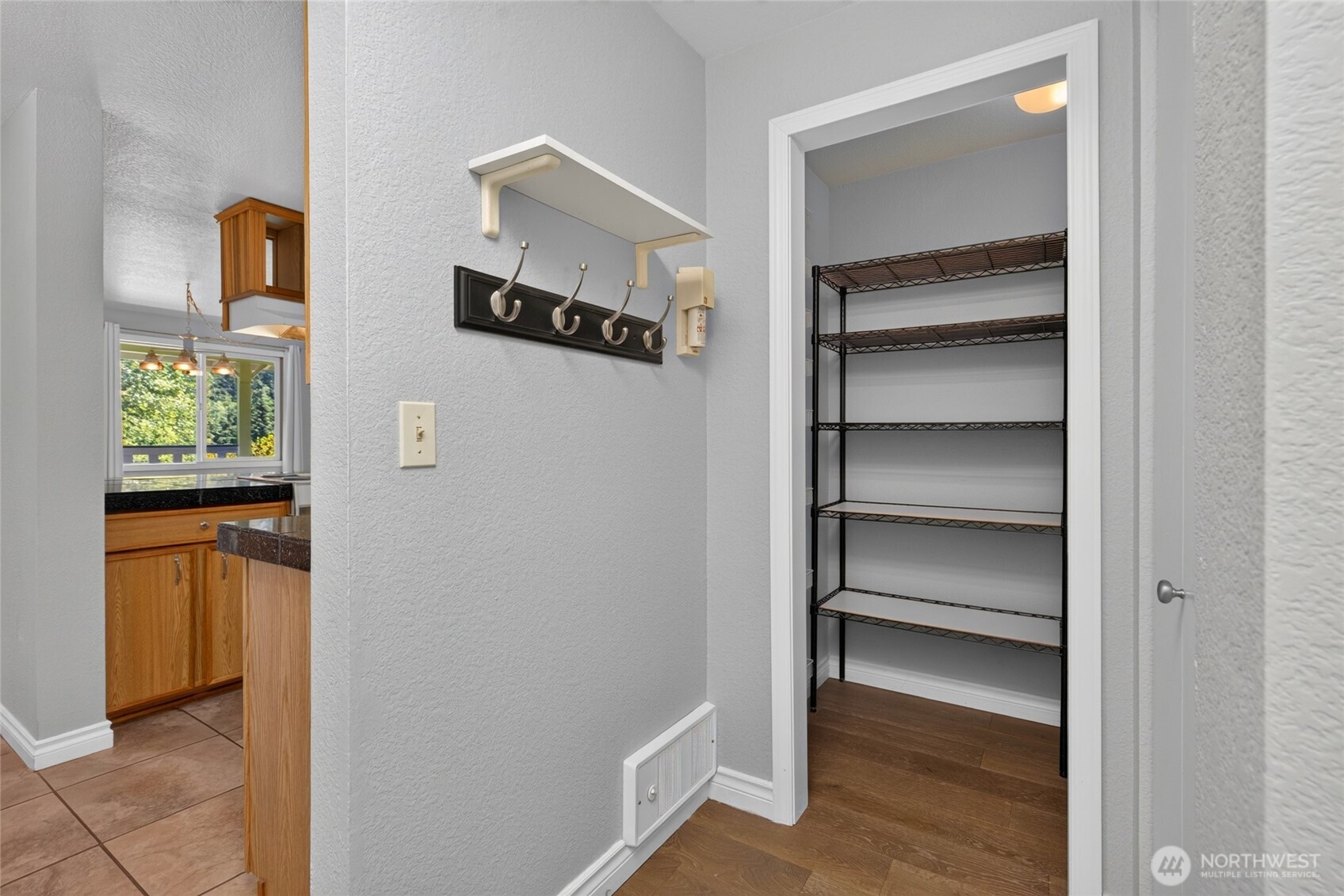19232 Yew Way Property Photo 16