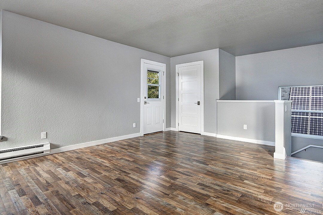 1906 3rd Avenue 2 Property Photo 3