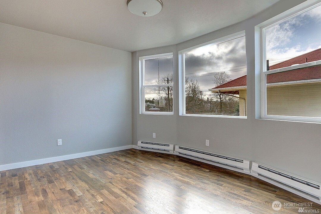 1906 3rd Avenue 2 Property Photo 9