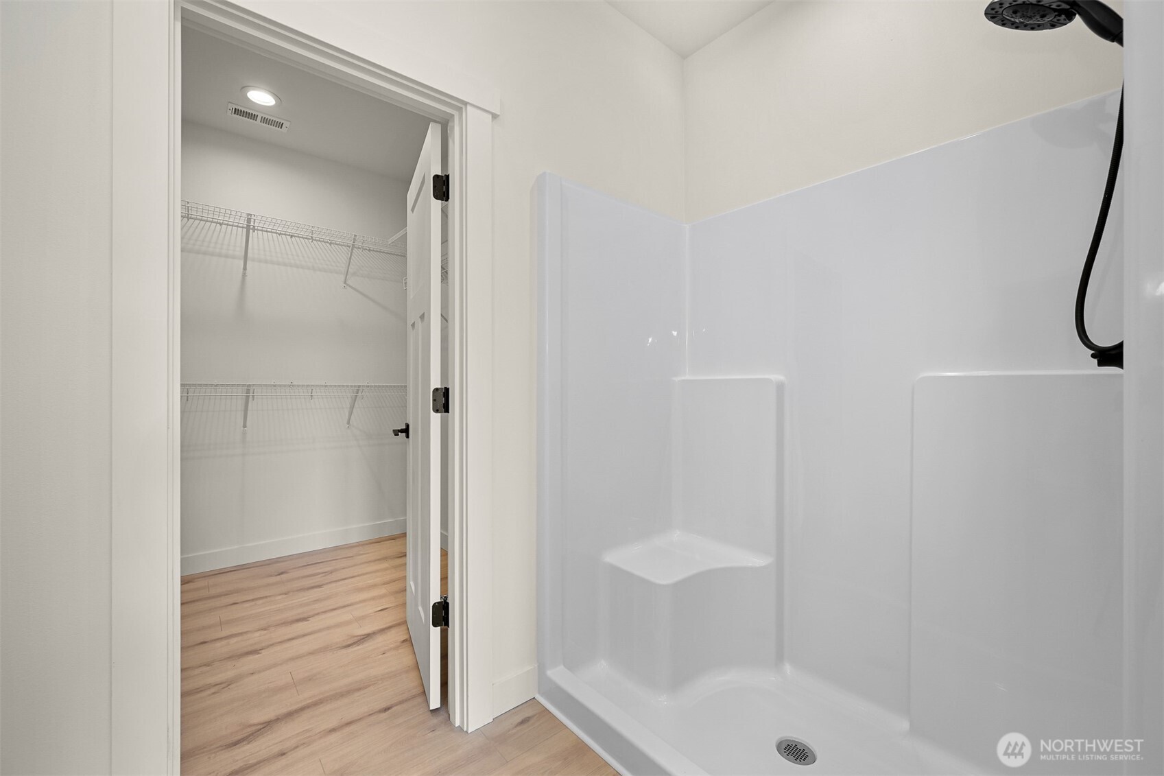 1112 Night Hawk Way Property Photo 23