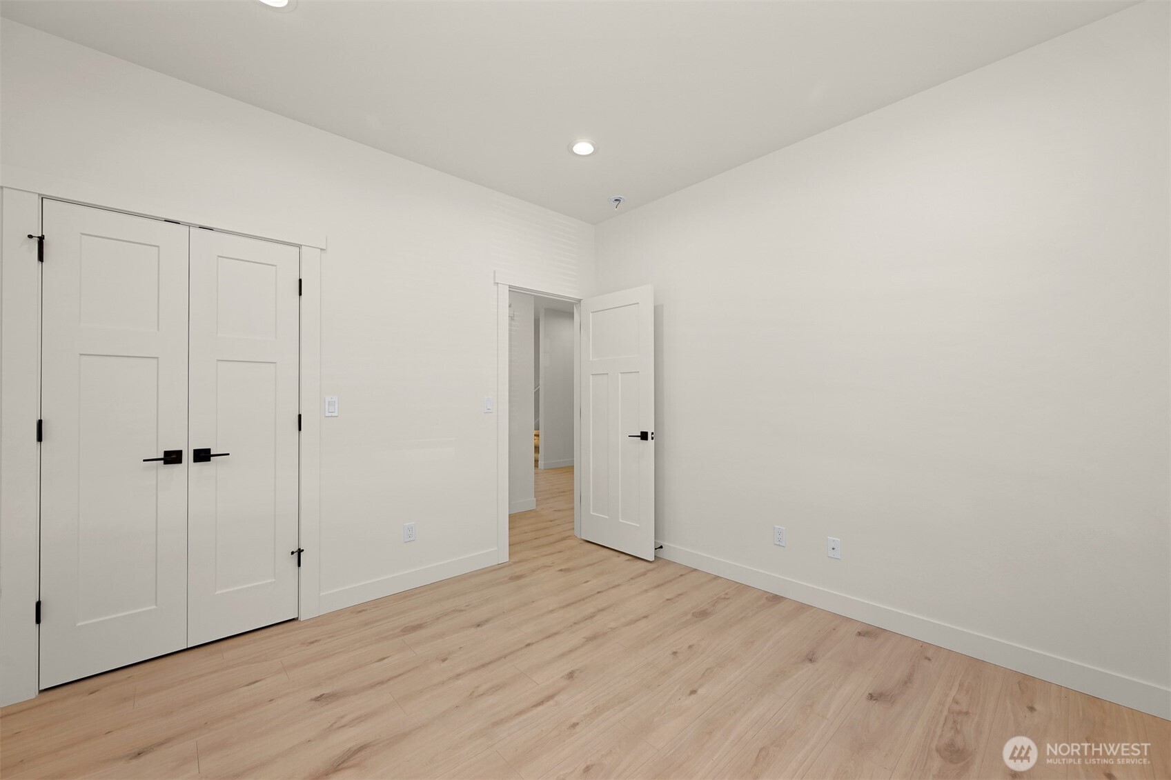 1112 Night Hawk Way Property Photo 25