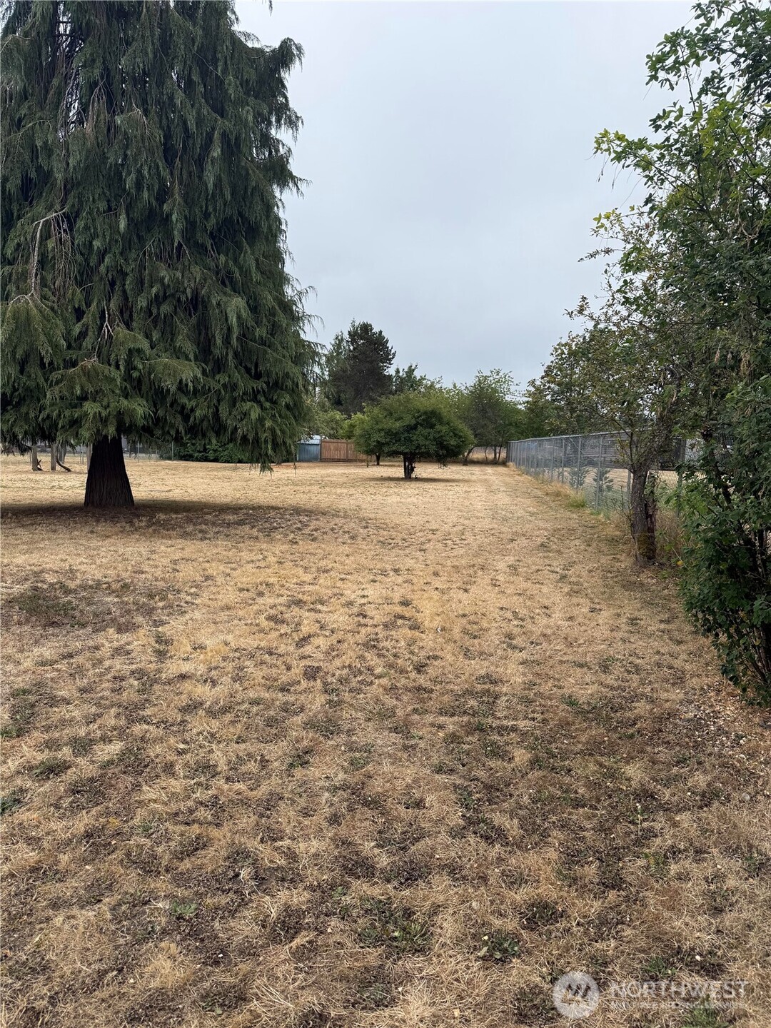 320 E Oakview Avenue Property Photo 4