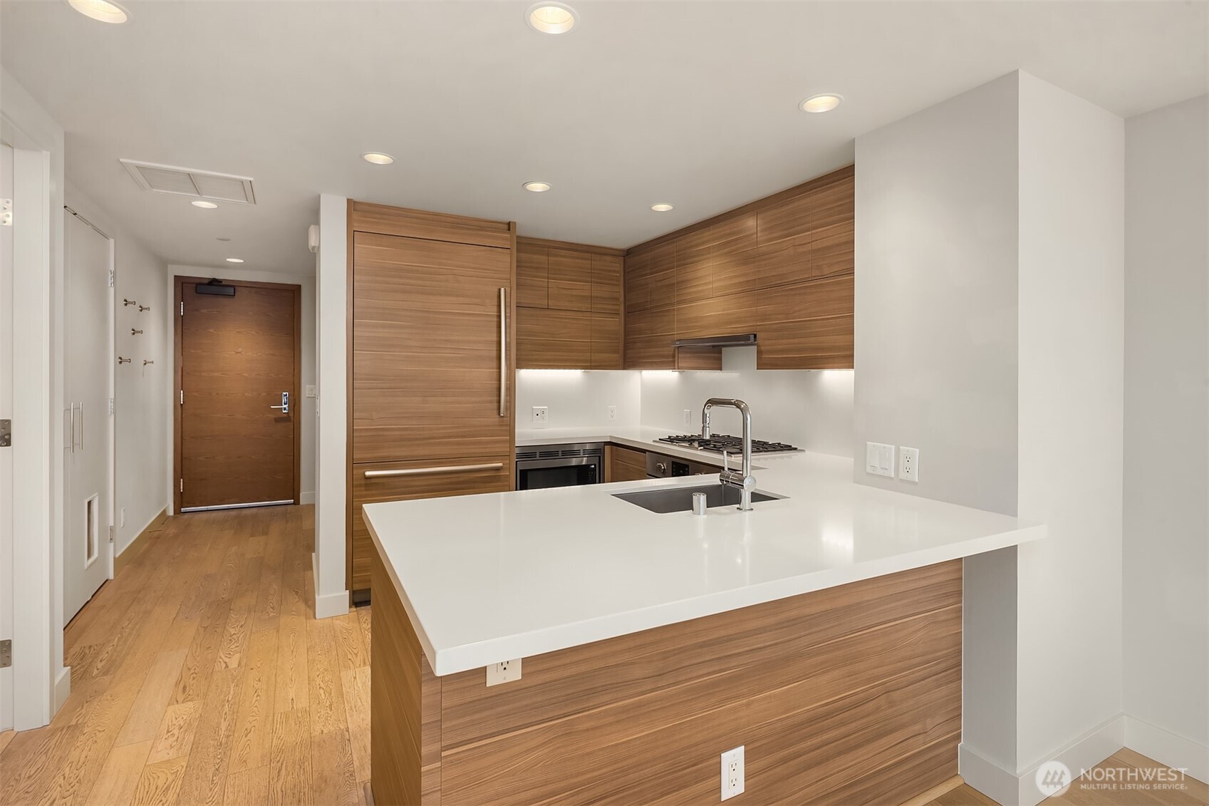 583 Battery Street 2208n Property Photo 3