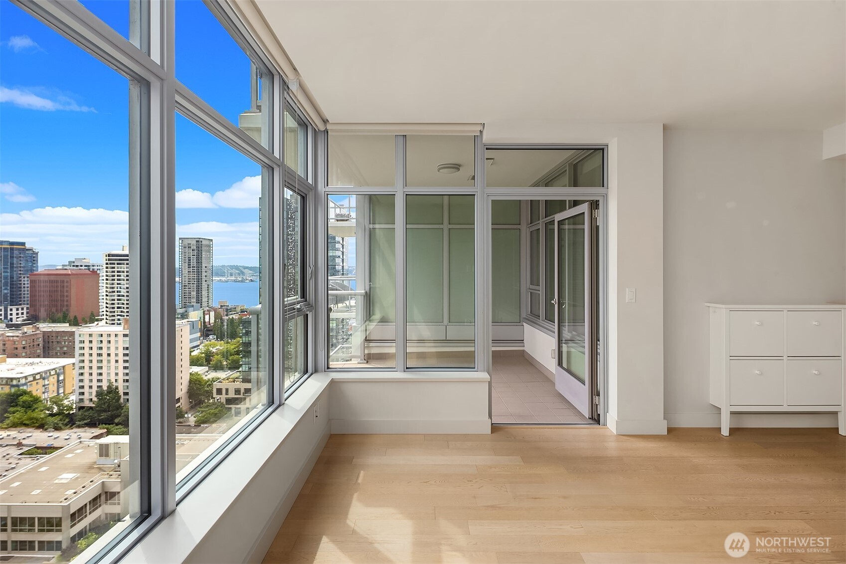 583 Battery Street 2208n Property Photo 10