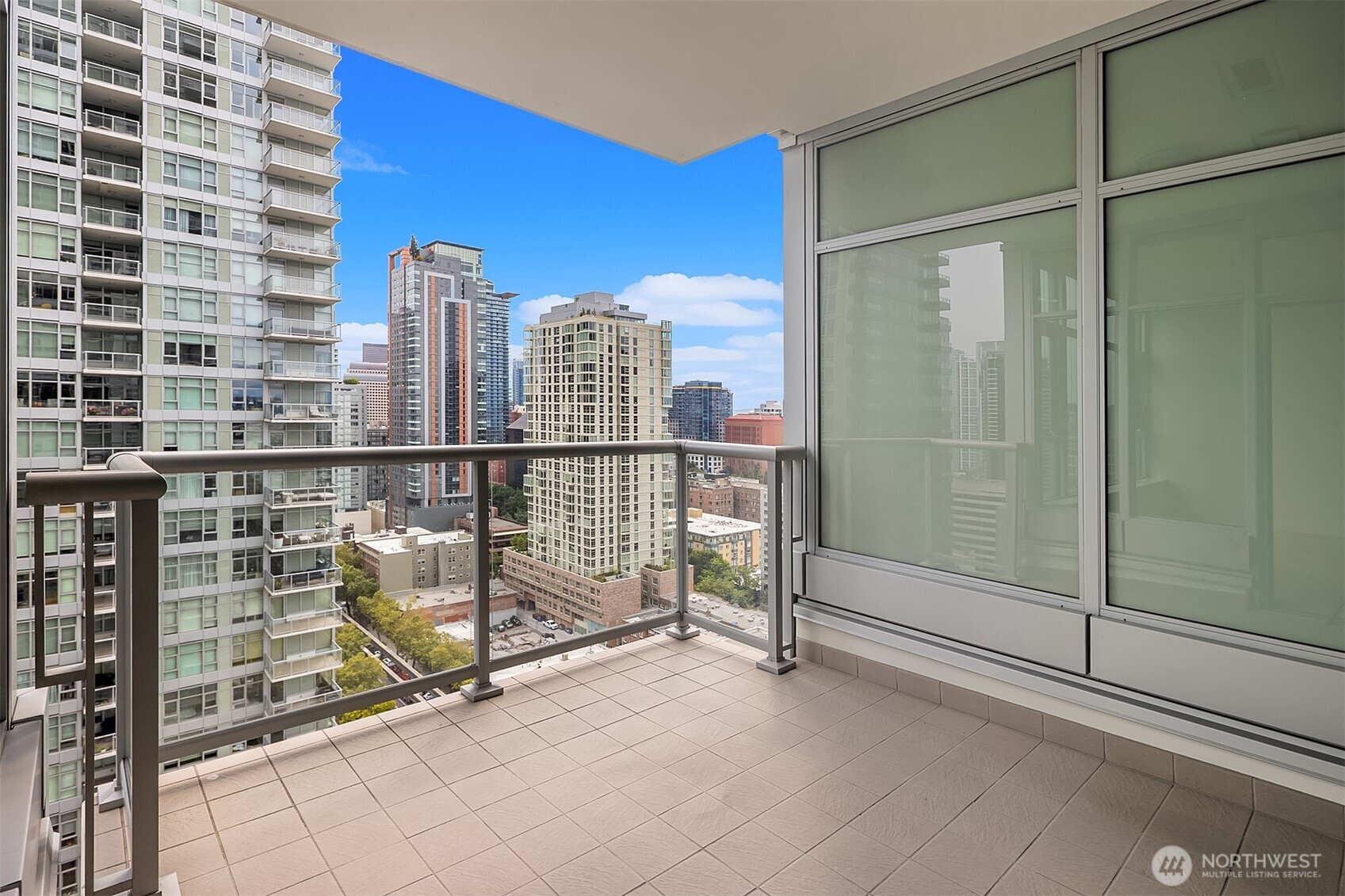 583 Battery Street 2208n Property Photo 11