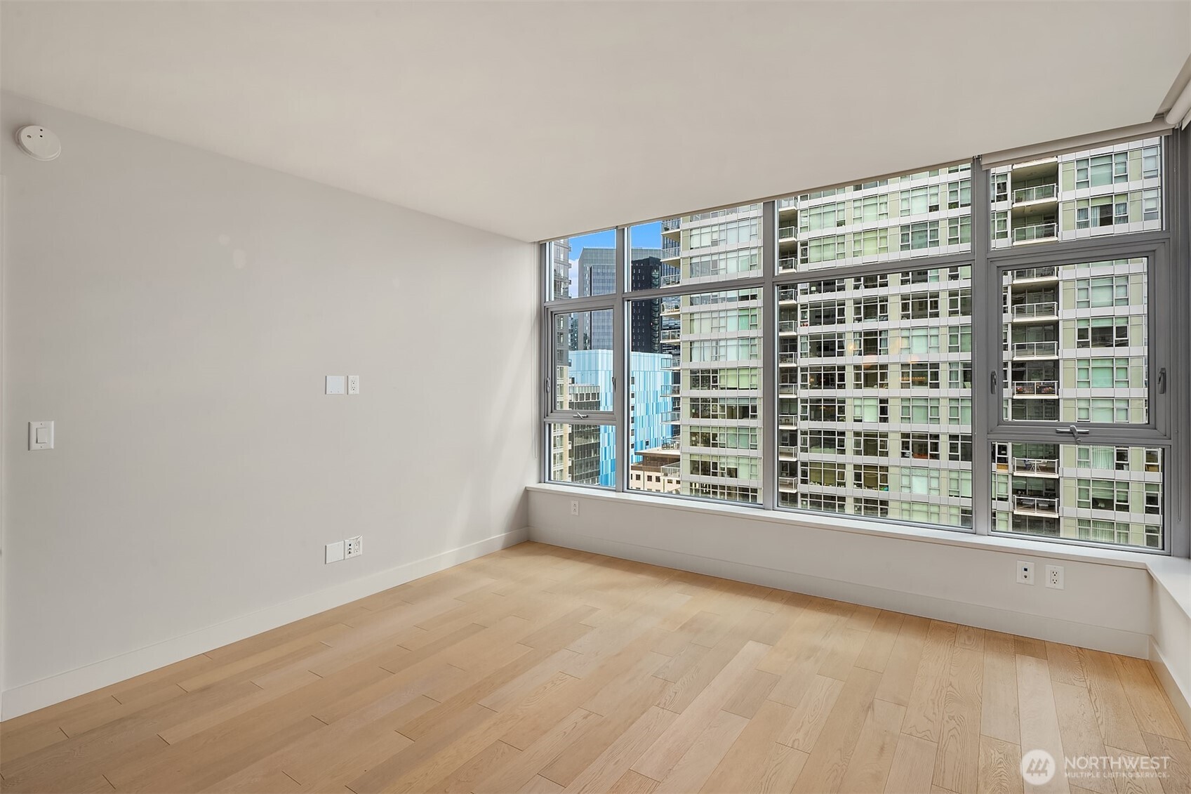 583 Battery Street 2208n Property Photo 12