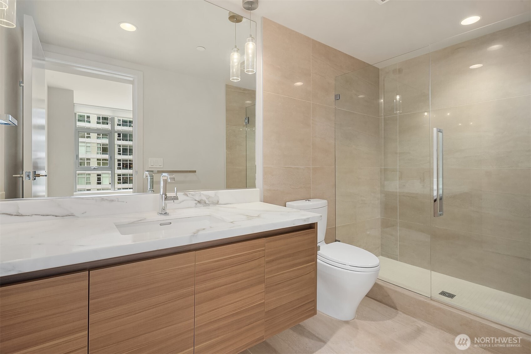 583 Battery Street 2208n Property Photo 13