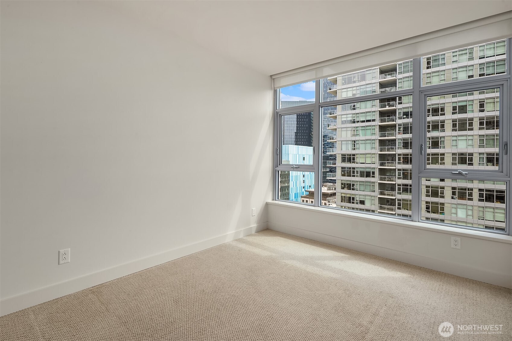 583 Battery Street 2208n Property Photo 18
