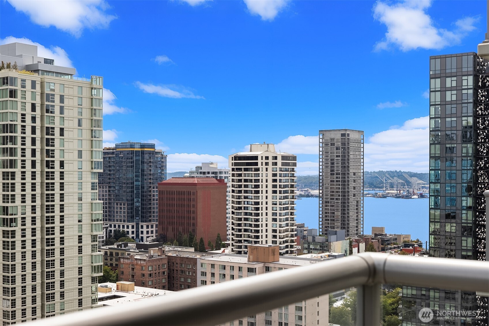583 Battery Street 2208n Property Photo 19