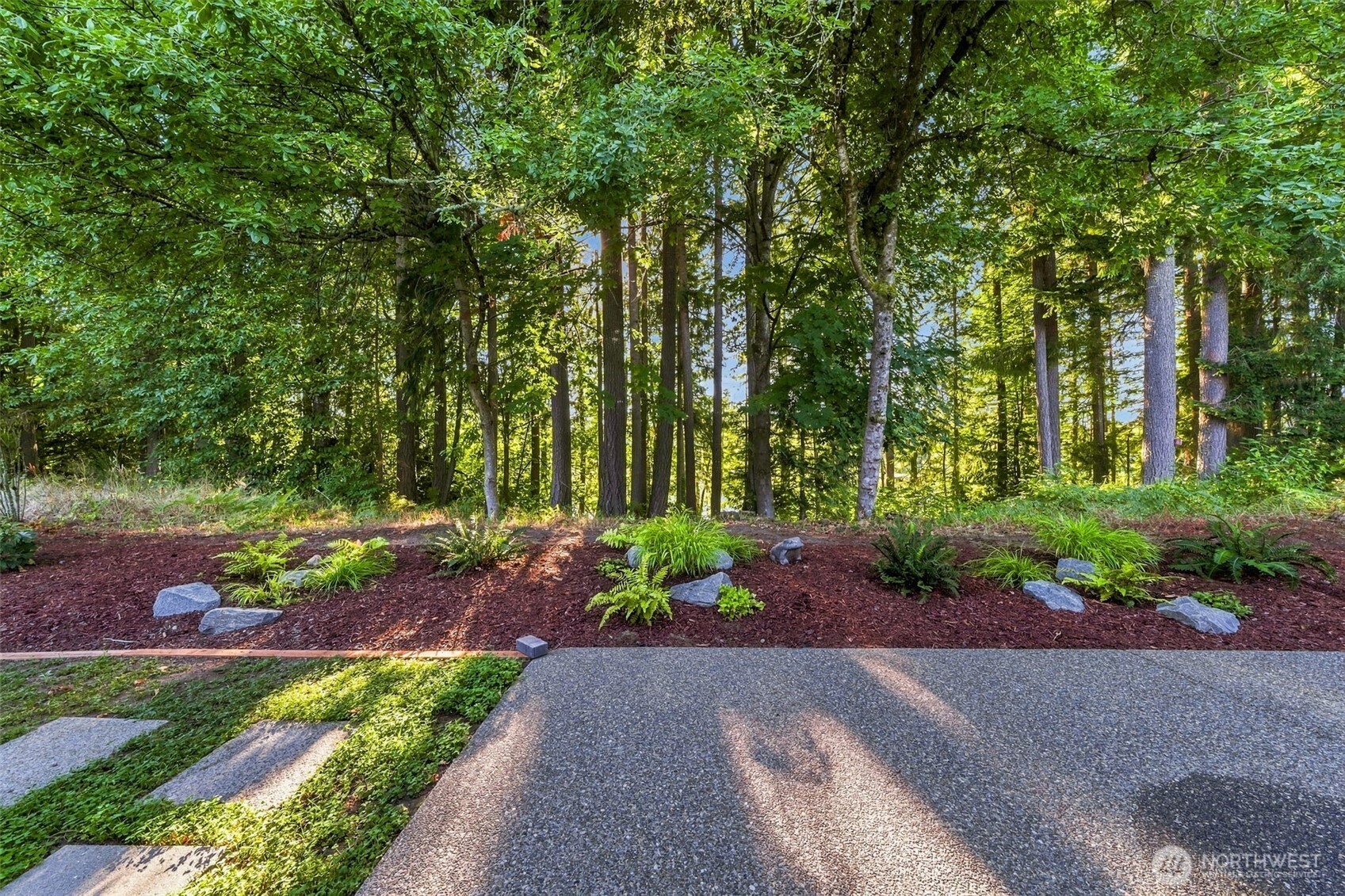 7027 Munn Lake Drive Property Photo 6
