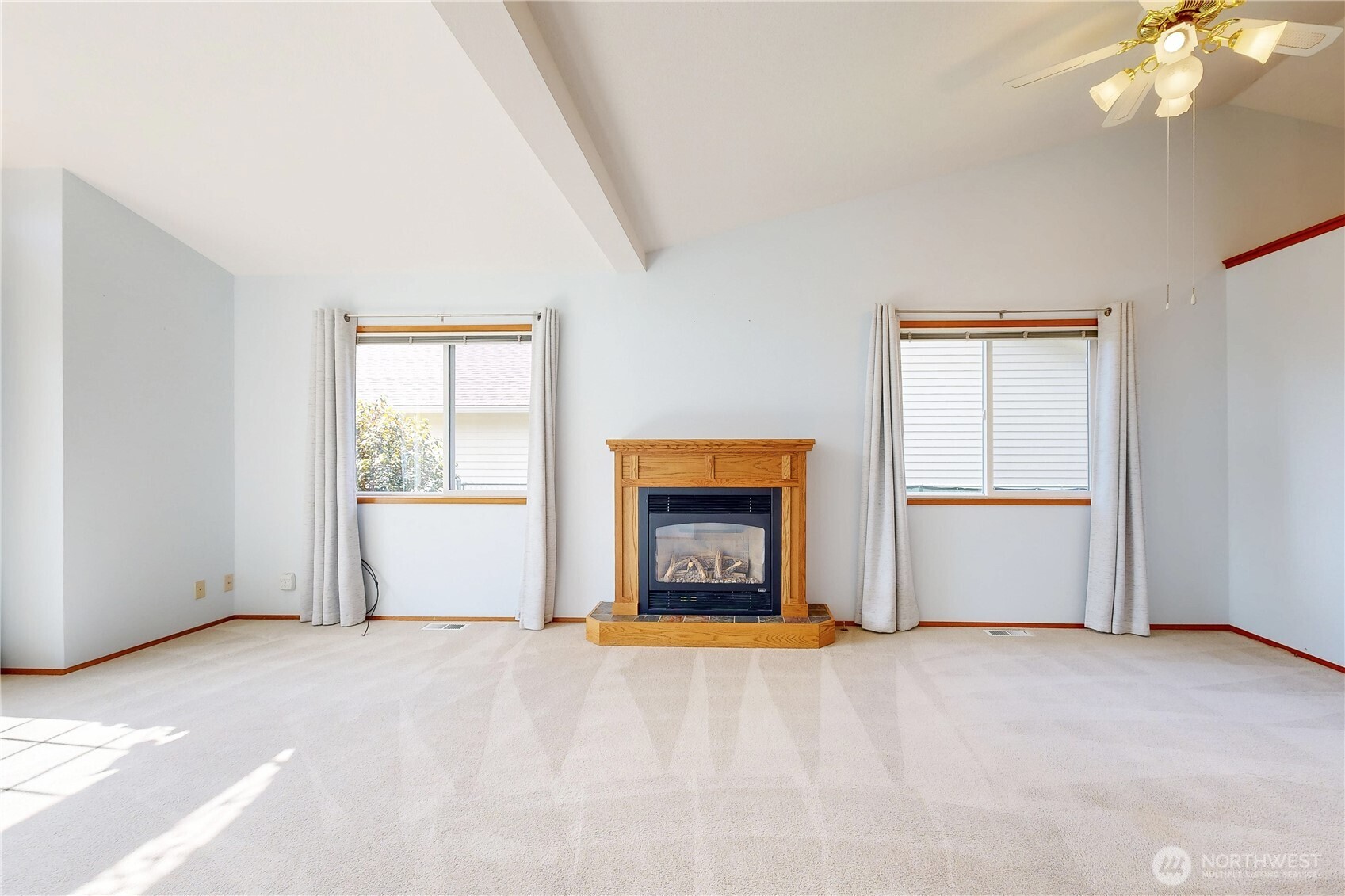 809 Se Tamarack Street Property Photo 4
