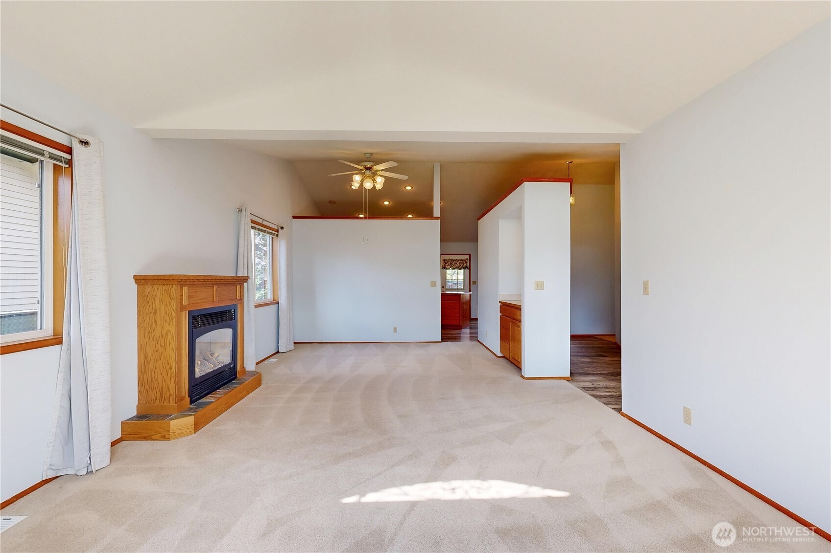 809 Se Tamarack Street Property Photo 5