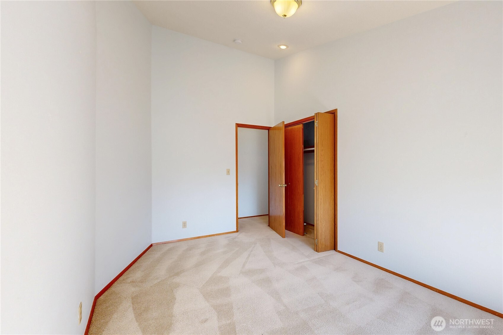809 Se Tamarack Street Property Photo 18