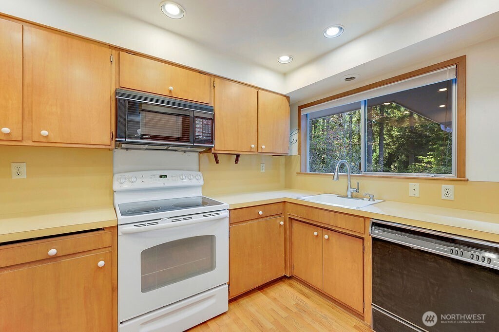 2401 Nw Finn Hill Road Property Photo 17
