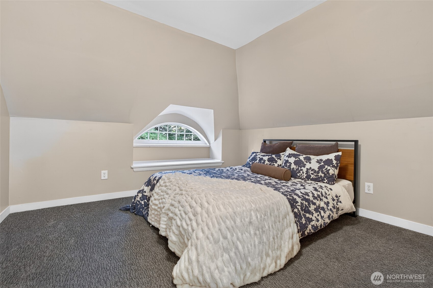 1800 J Street Property Photo 16