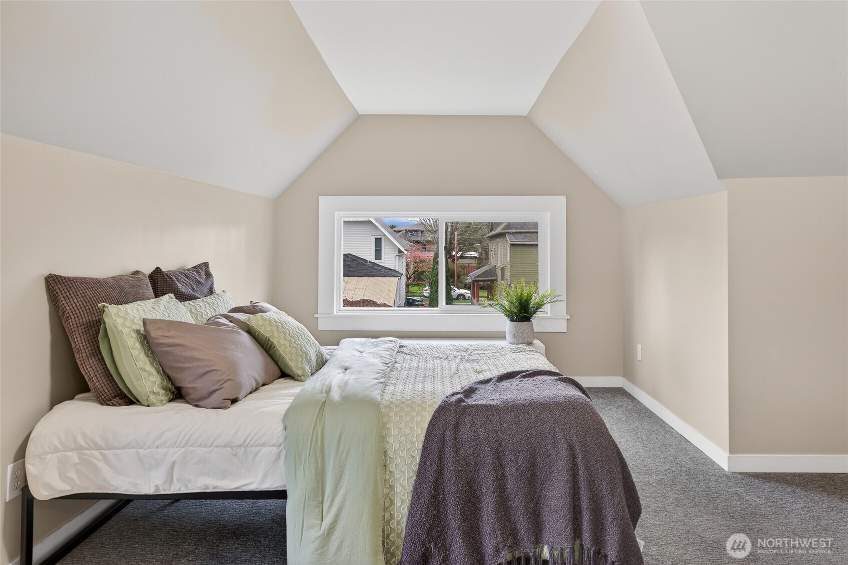 1800 J Street Property Photo 19