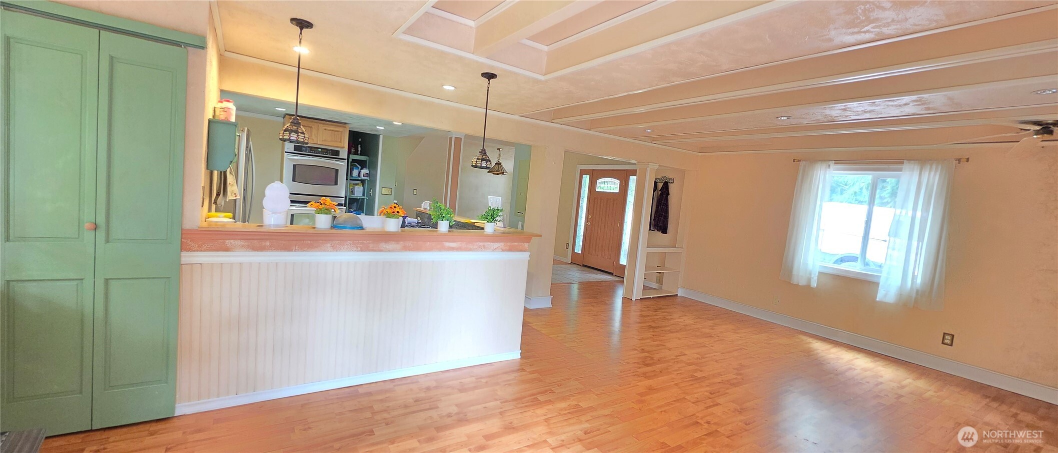 890 W Wynwood Drive Property Photo 5