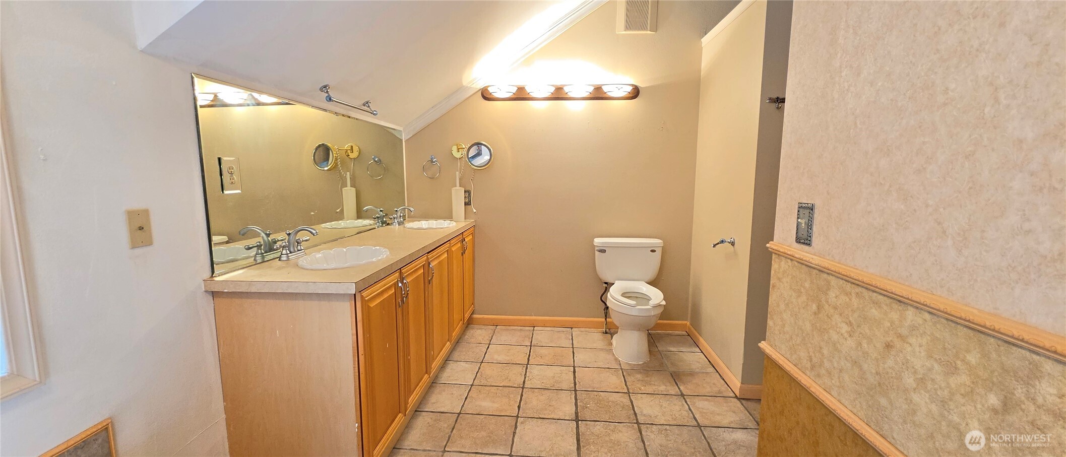 890 W Wynwood Drive Property Photo 18