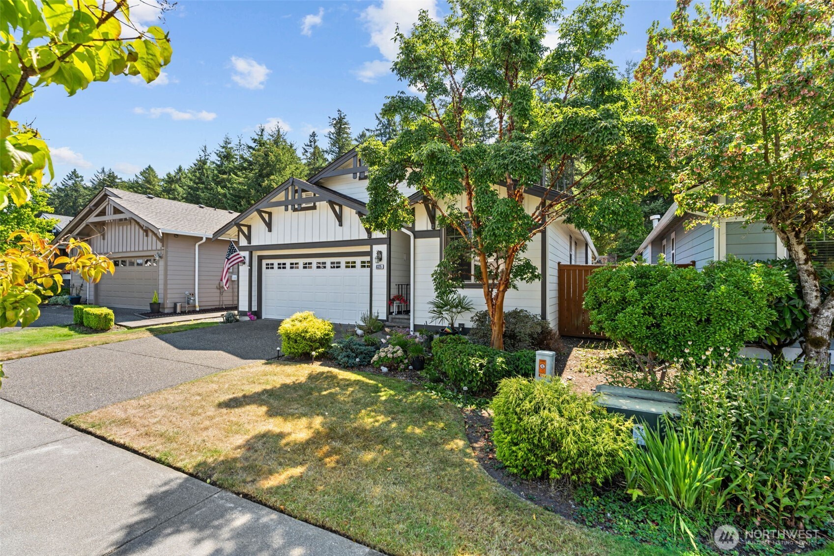 8325 Bainbridge Loop Property Photo 3