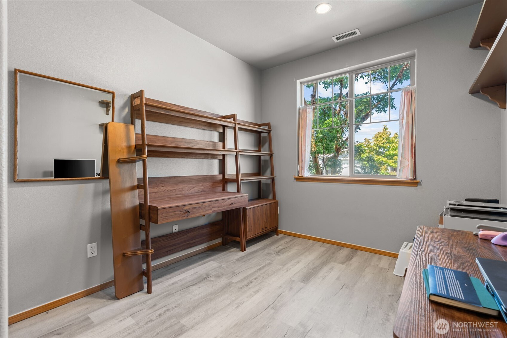 8325 Bainbridge Loop Property Photo 6