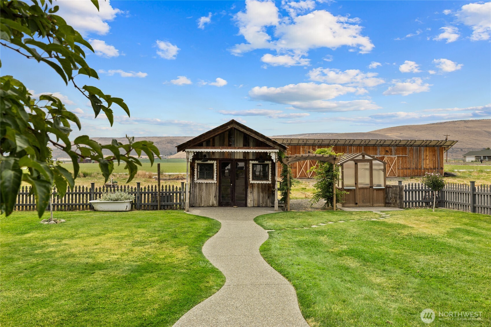1800 Strande Property Photo 34