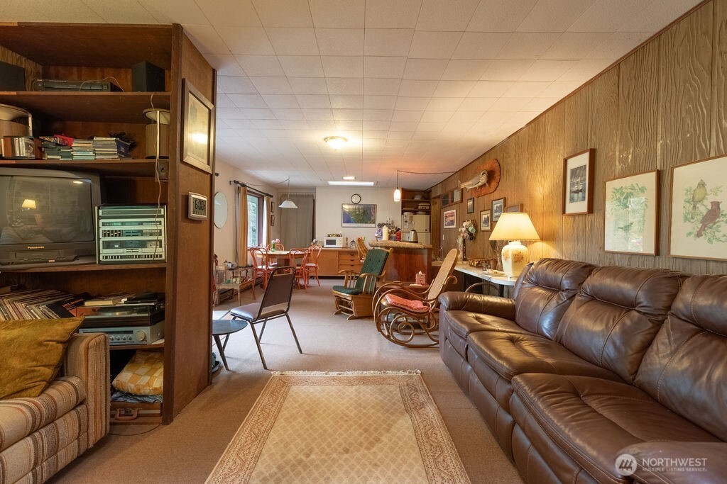 3192 Clearwater Road Property Photo 5