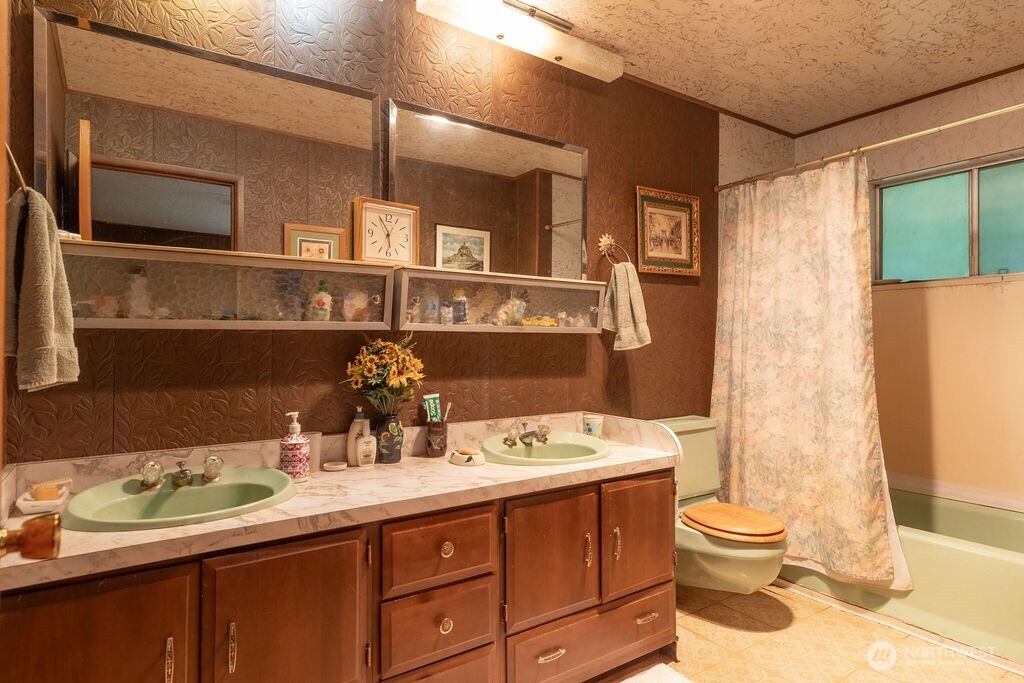 3192 Clearwater Road Property Photo 12