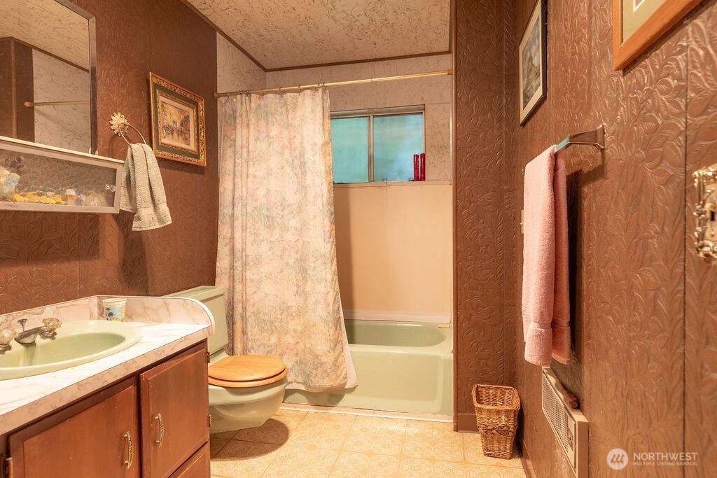 3192 Clearwater Road Property Photo 13