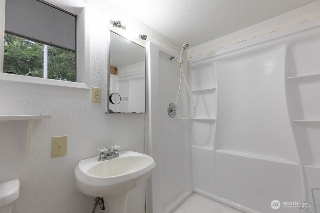 3192 Clearwater Road Property Photo 28