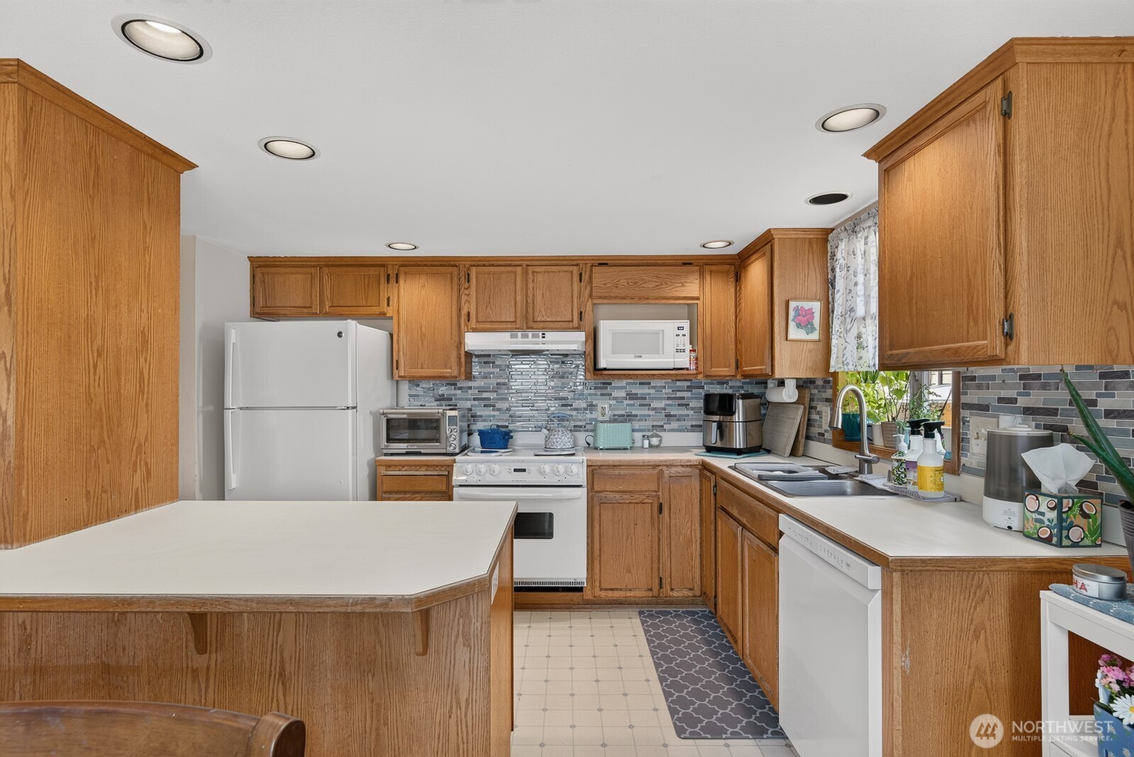 27215 Manor Place Property Photo 8