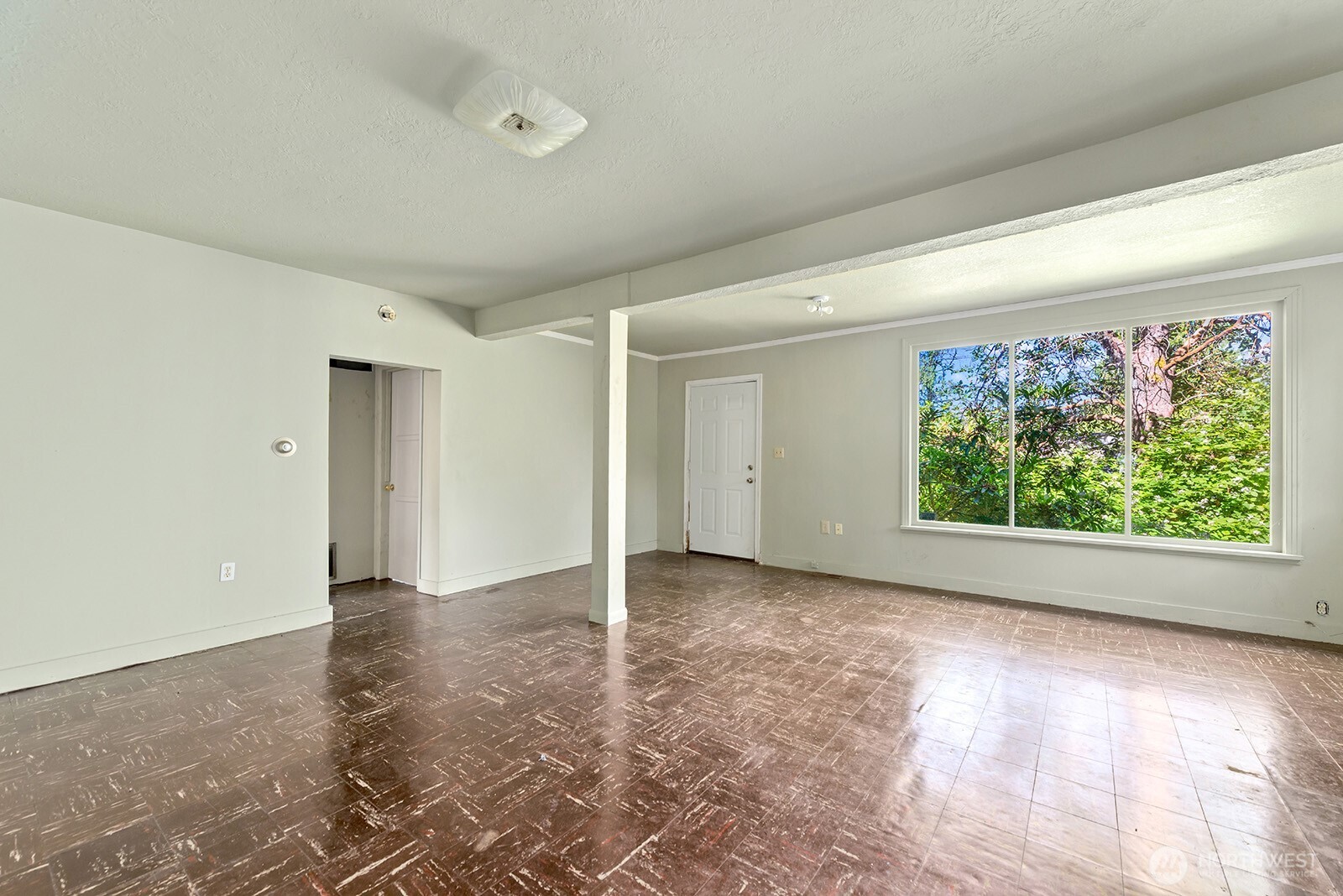 17552 12th Avenue Property Photo 8