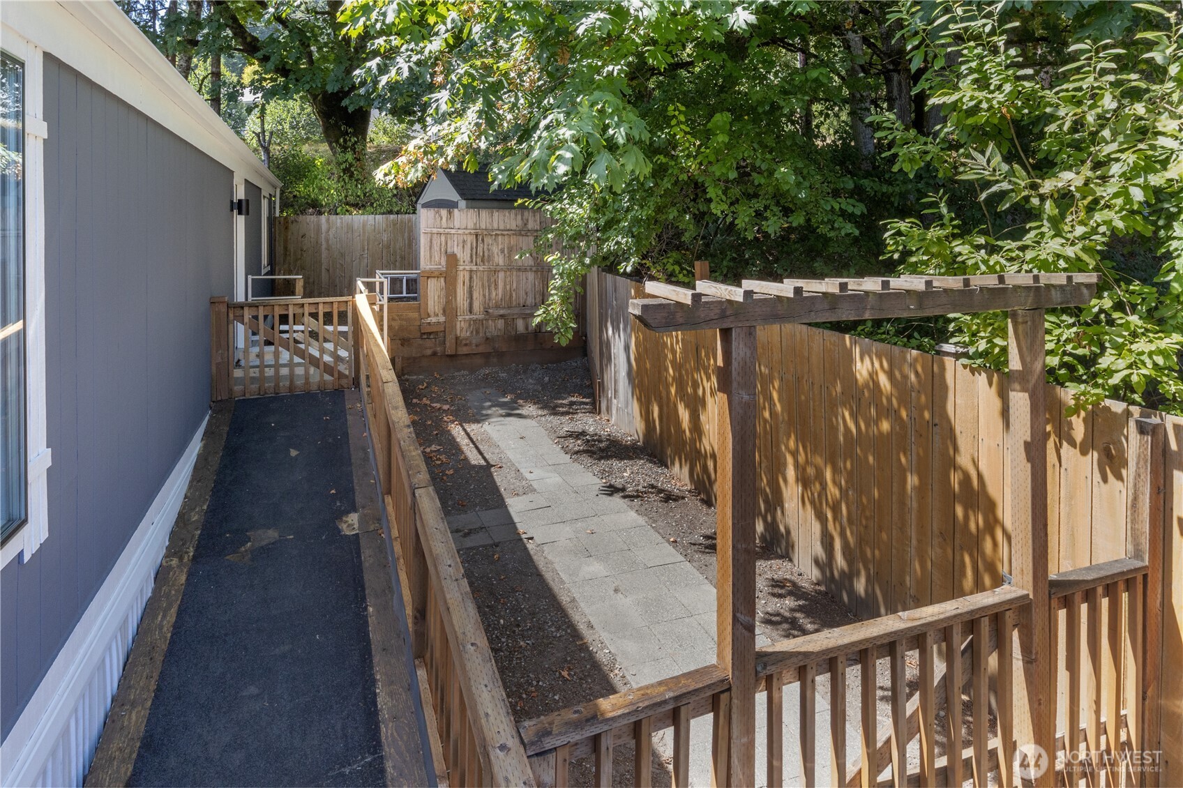 1420 Ne Steele Creek Drive Property Photo 16