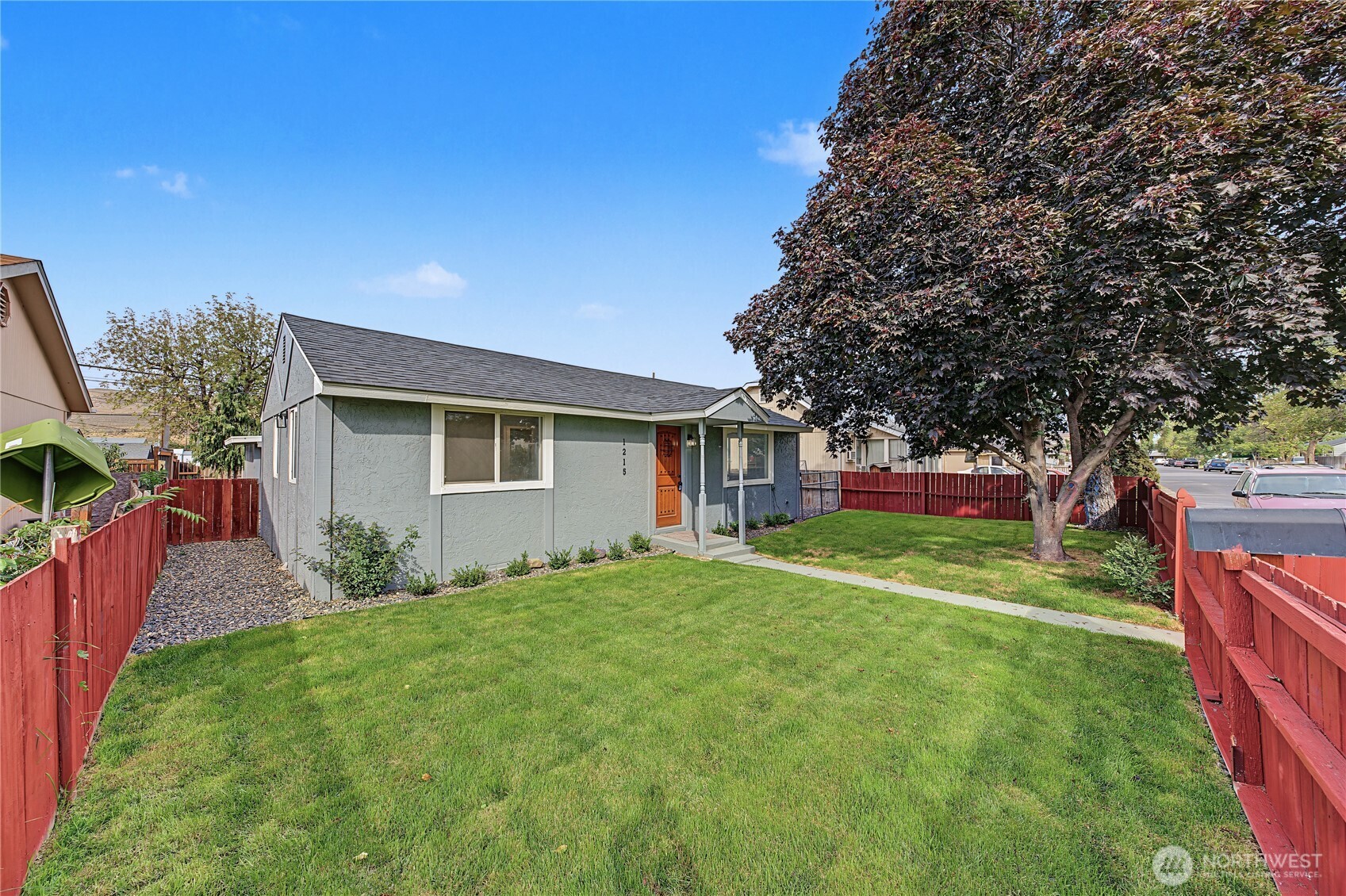 1215 Yakima Street Property Photo 2