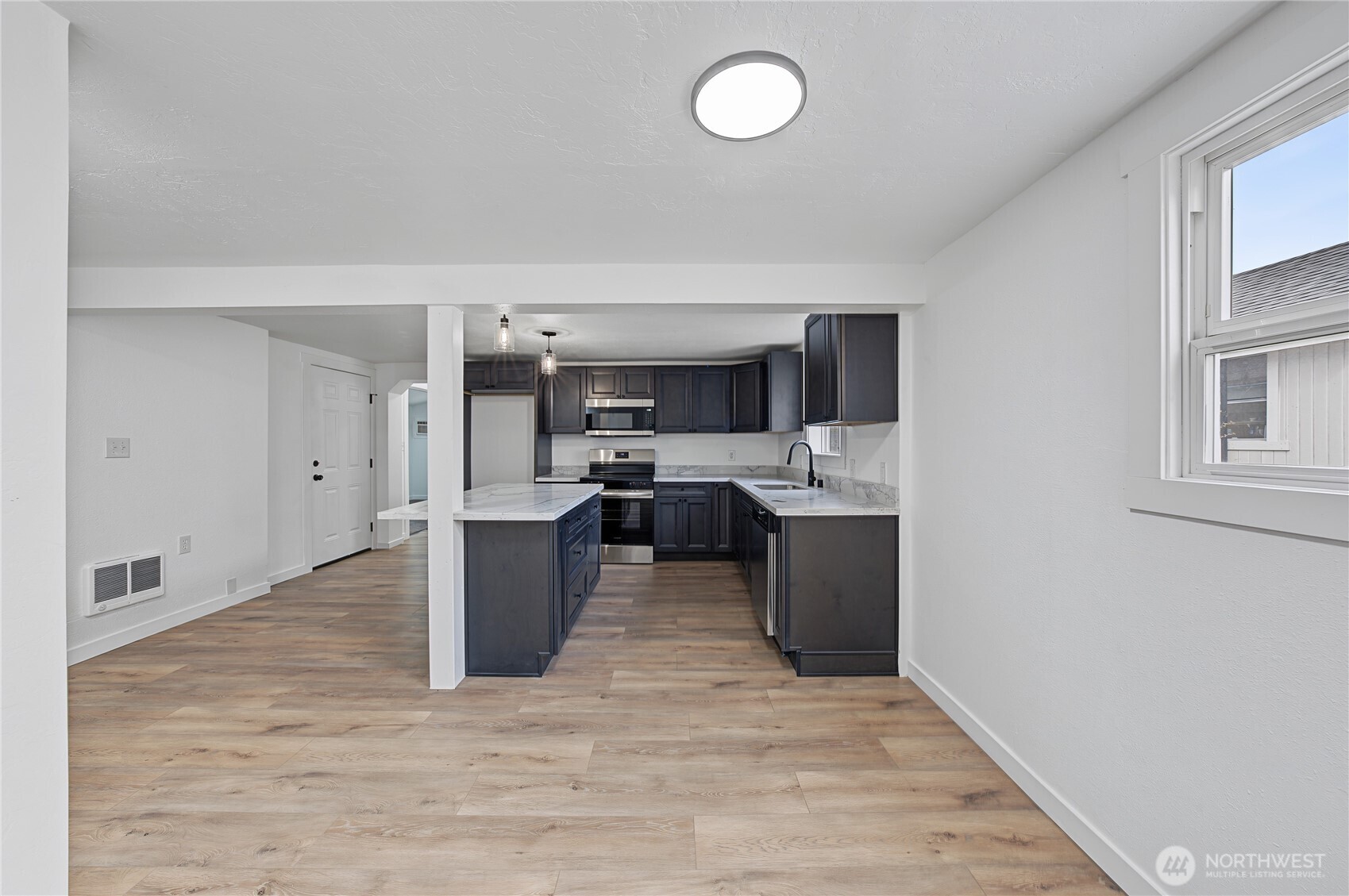 1215 Yakima Street Property Photo 5
