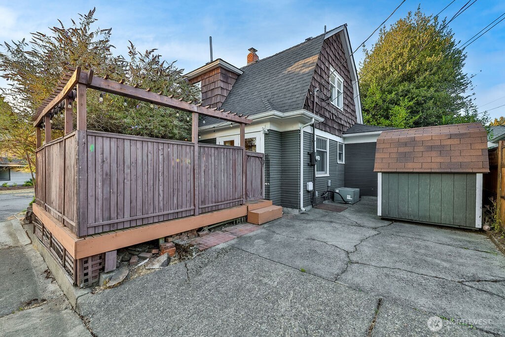 1415 N Steele Street Property Photo 19