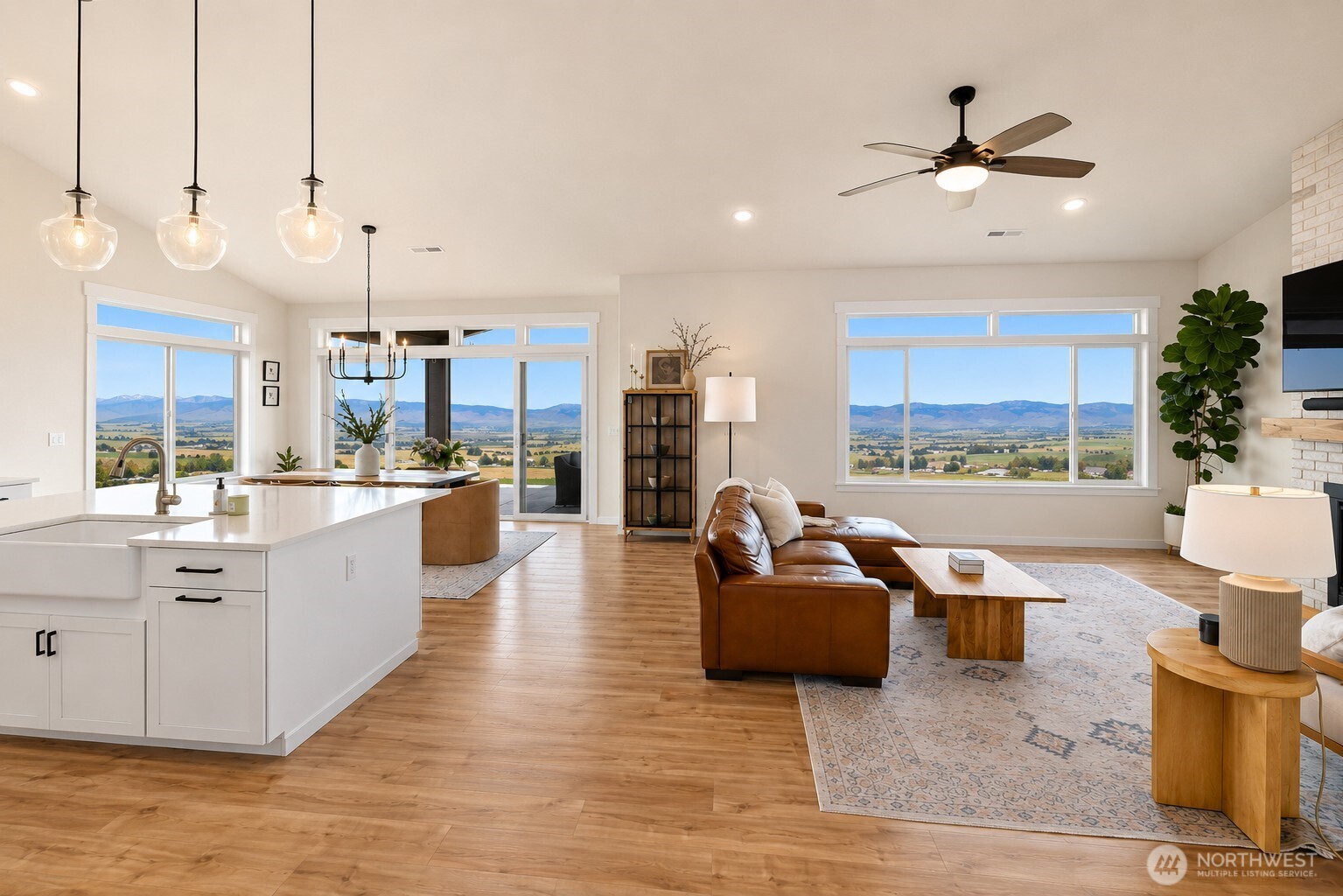 2300 Tozer Road Property Photo 4
