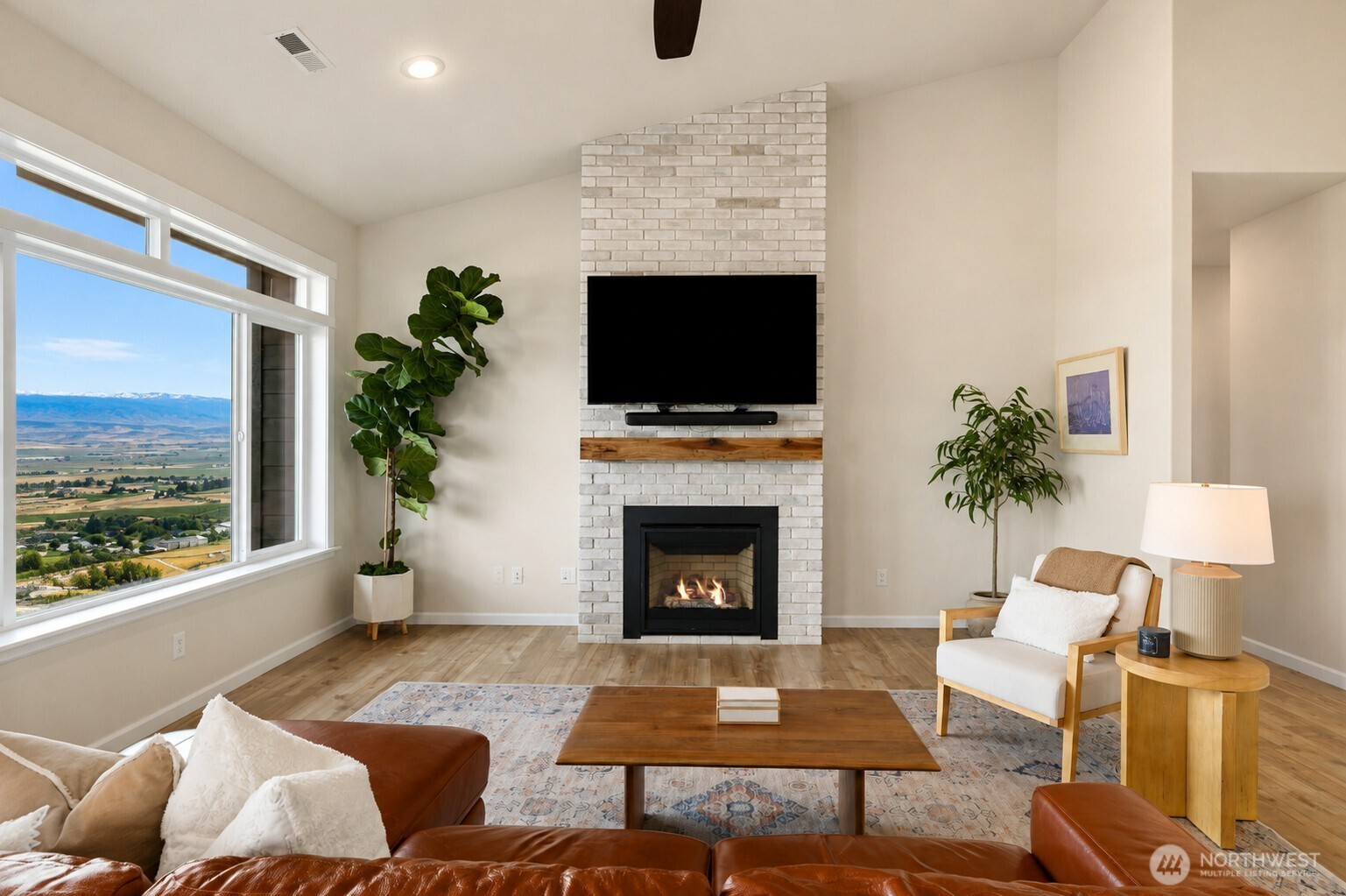 2300 Tozer Road Property Photo 8